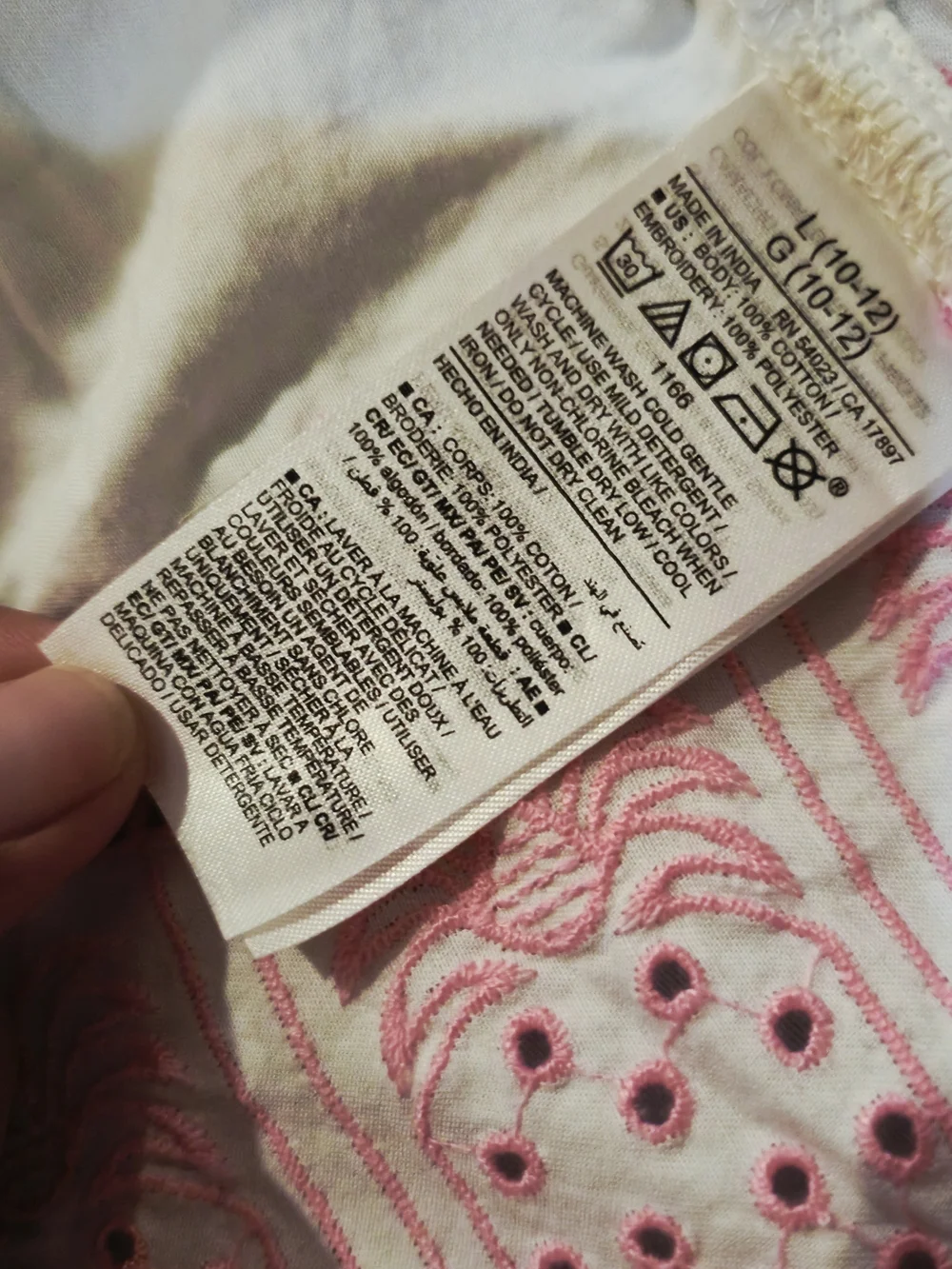 Old Navy White Garment with Navy Brand Tag
